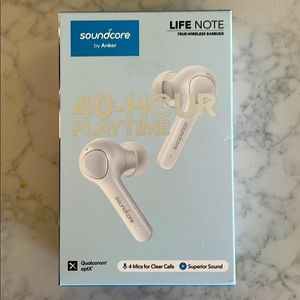 SOLD - Anker by soundcore wireless earbuds